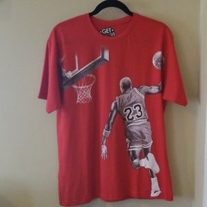 🆕️ NWOT Get Famous US Tee